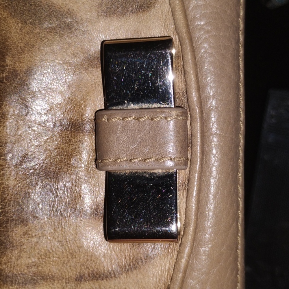 Chloe Leather Bow Wallet - Picture 9 of 10